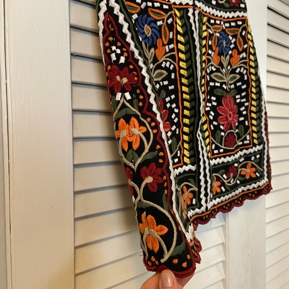 Zara Floral Embroidered Skirt - Picture 5 of 5